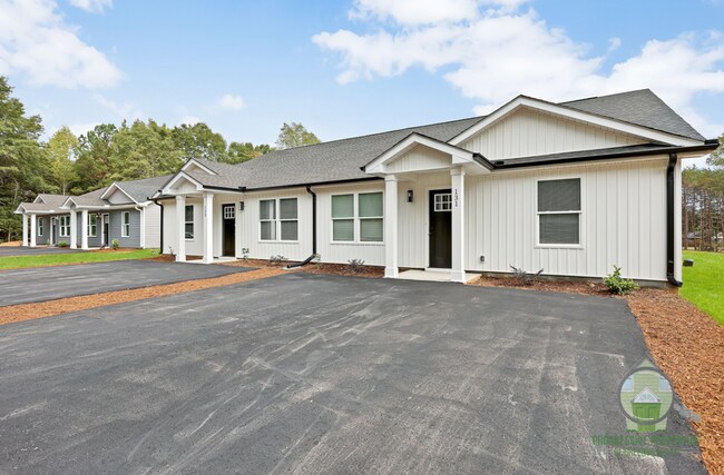 Building Photo - 131 Lyman Lodge Rd