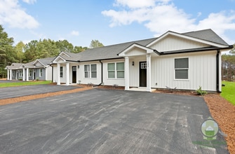 Building Photo - 131 Lyman Lodge Rd