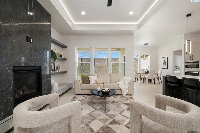 Foto del edificio - Modern 4-Bedroom Home in Desirable Richland