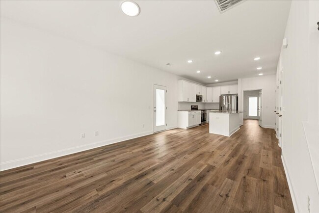 Building Photo - BRAND NEW TOWNHOUSE!!
