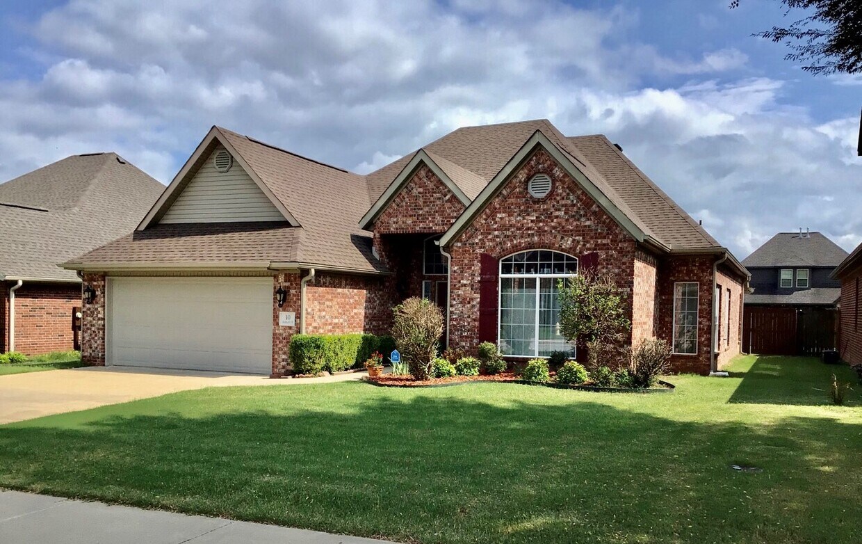 10 Grassland Trail, Bentonville, AR 72712 House Rental in Bentonville