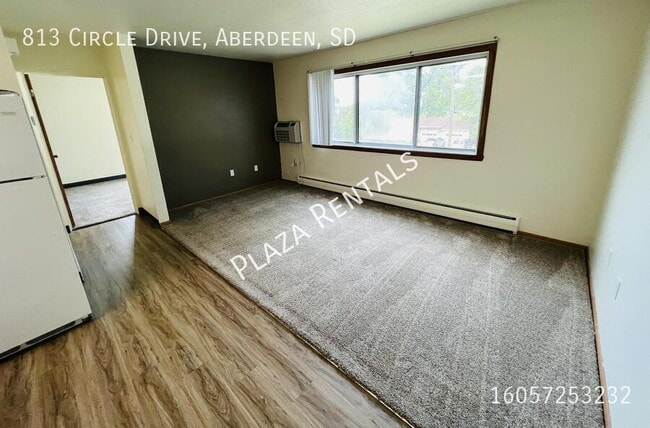 Building Photo - 2120 3rd Ave SE