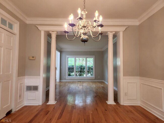 Building Photo - 2460 Sawtooth Oak Dr