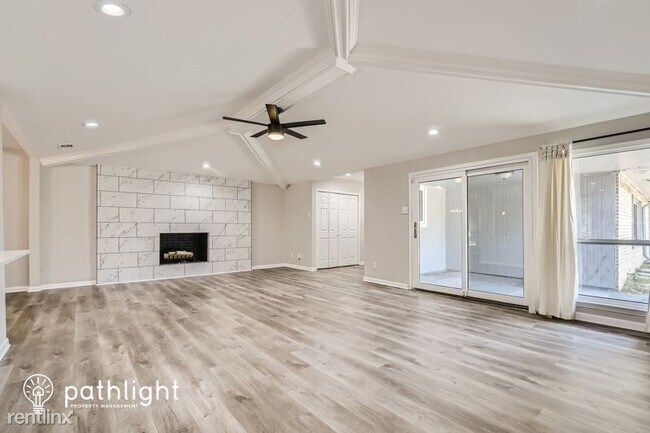 Foto del edificio - 3 br, 2 bath House - 122 Roma Drive UNIT