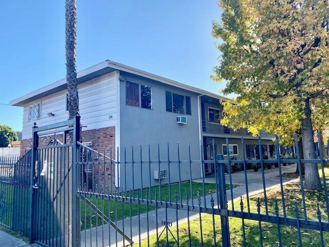 Foto principal - 124 Avenue 52