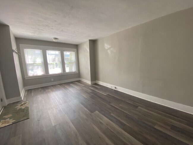 Photo - 2622 Tilbury Ave Apartments