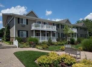 Building Photo - 8 Willowbrook Ave