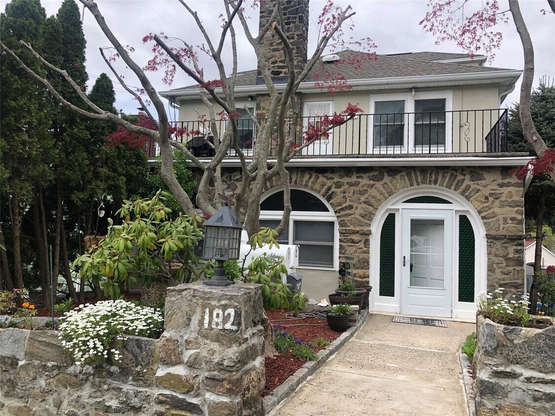 Foto principal - 182 Grant Ave