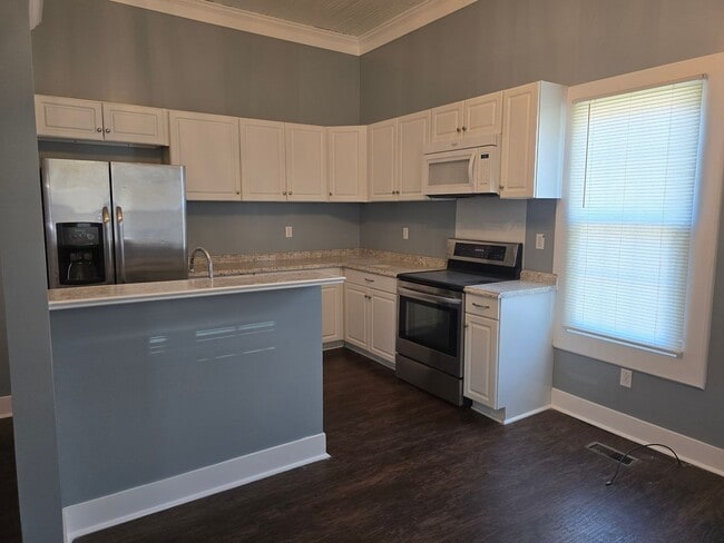 Foto del edificio - NEW LISTING!!!