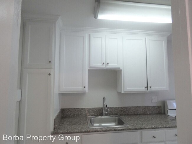 Foto del edificio - 428 W 8th St