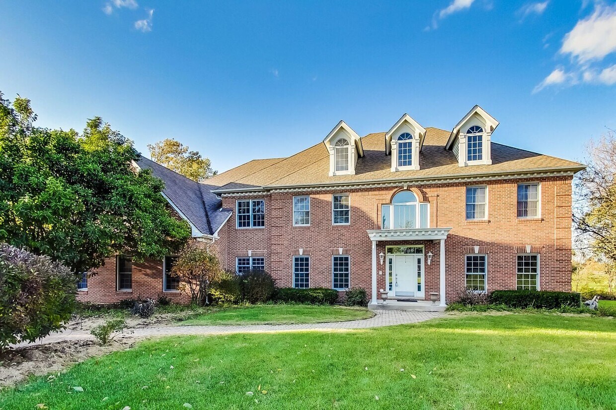 3737 Wolf Rd, Oswego, IL 60543 House Rental in Oswego, IL