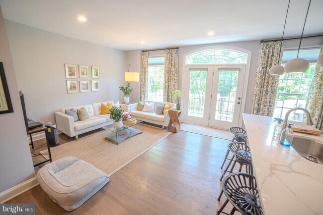 Foto del edificio - 10679 Yorktown Ct