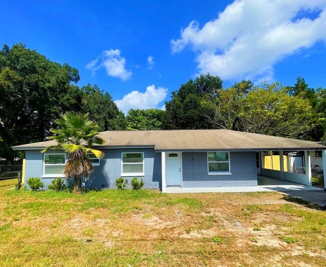 Building Photo - 4/2 SF Home! AVAILABLE NOW!