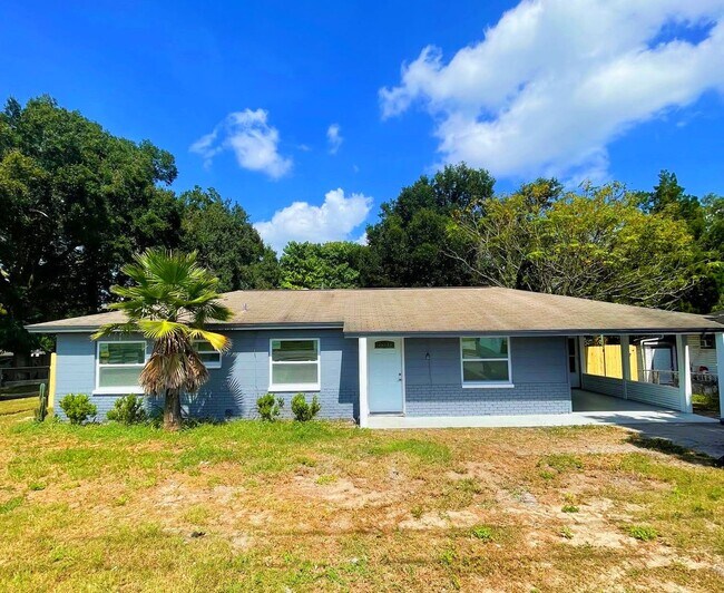 Foto del edificio - 4/2 SF Home! AVAILABLE NOW!