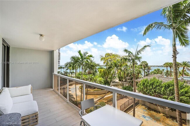 Foto del edificio - 9 Island Ave