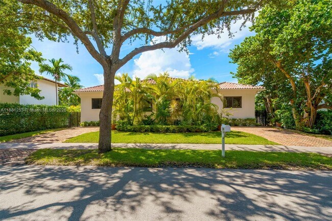 Foto del edificio - 340 Woodcrest Rd
