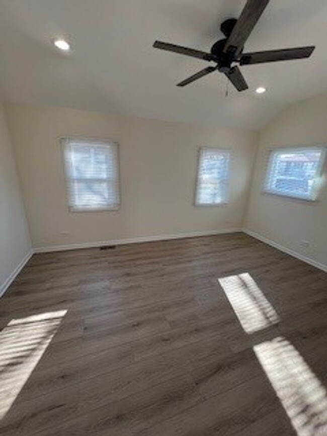 Building Photo - Beautifully Remodeled Southside Single Fam...