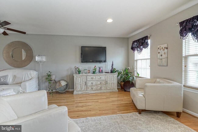 Building Photo - 15 Candlestick Ln