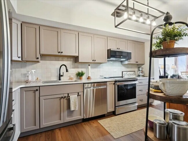 Foto del edificio - 2222 1st Ave NE