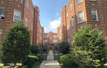 Building Photo - 2609 N Lamon Ave