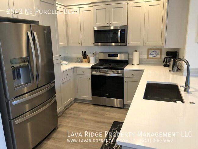 Foto del edificio - 2543 NE Purcell Blvd
