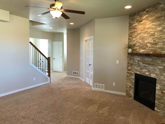 Building Photo - 6996 Tullamore Dr