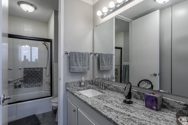 Building Photo - The Lakewood House Apartments