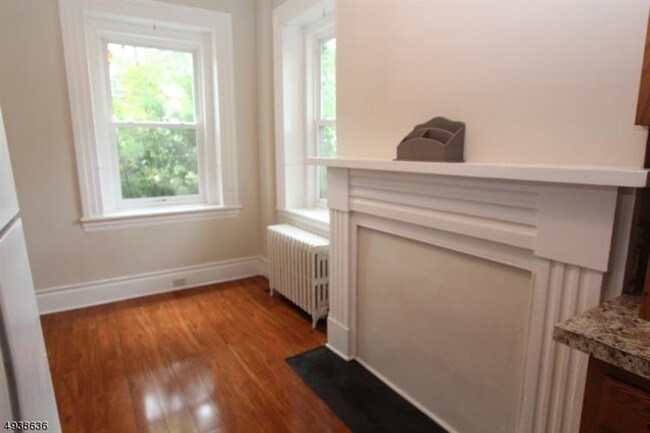 Foto del edificio - 8 Trenton Ave