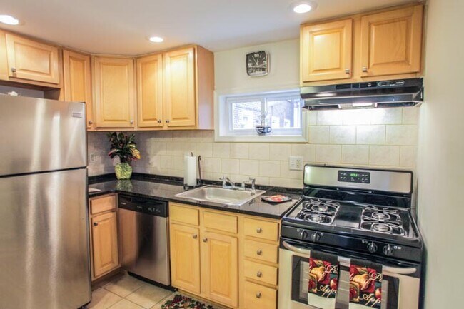 Building Photo - BEAUTIFUL PENNSPORT RENTAL HOME - FABULOUS...