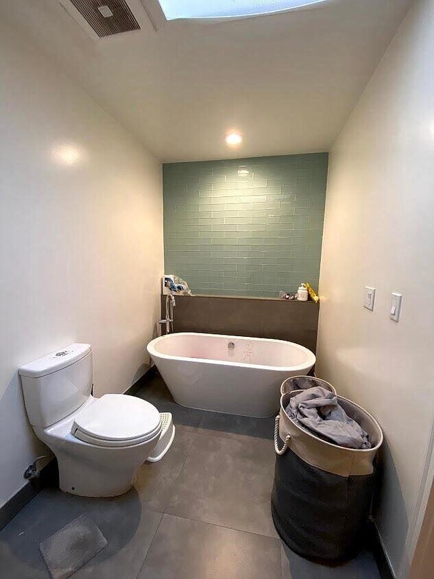 Foto principal - 2 bedroom in Mill Valley CA 94941