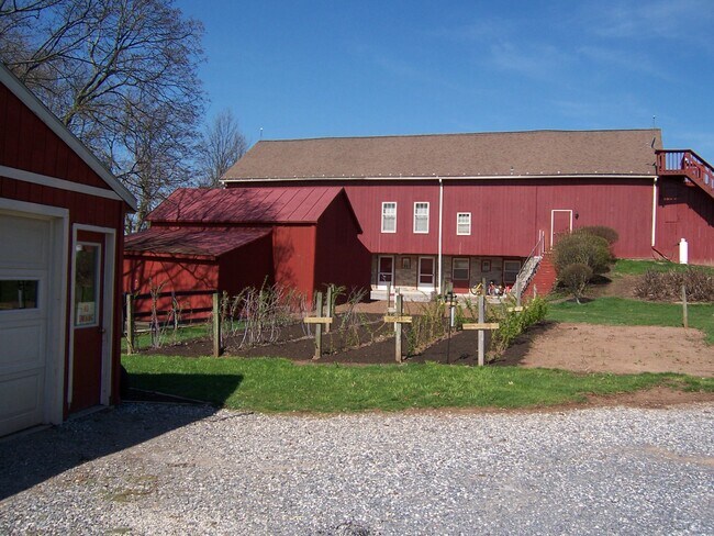 Building Photo - 2935 Stillmeadow Ln
