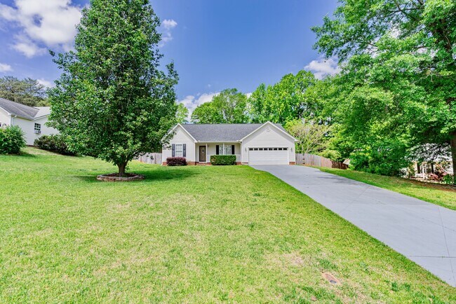 Foto del edificio - 125 Ashlan Woods Ct