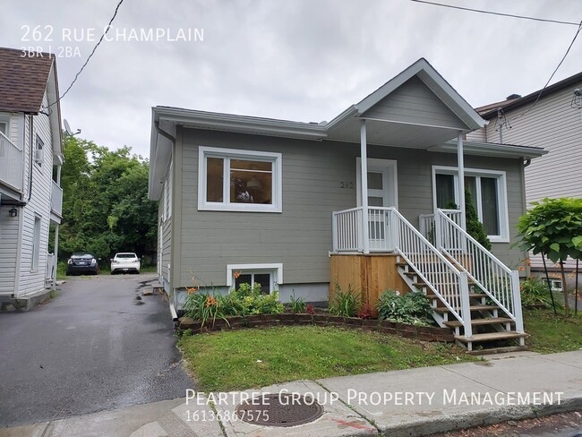 Photo du bâtiment - *1 MONTH'S RENT FREE* Charming Champlain -...