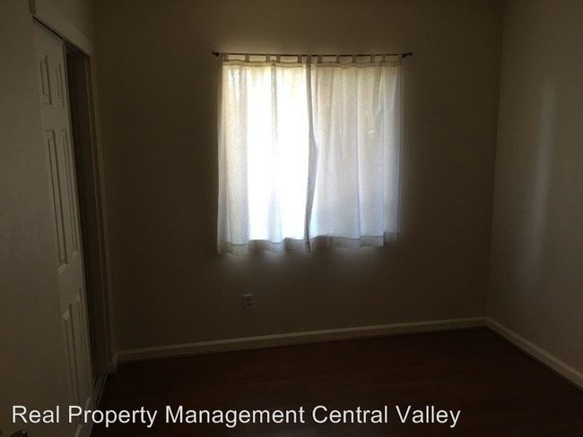 Building Photo - 254 S Hinkley Ave