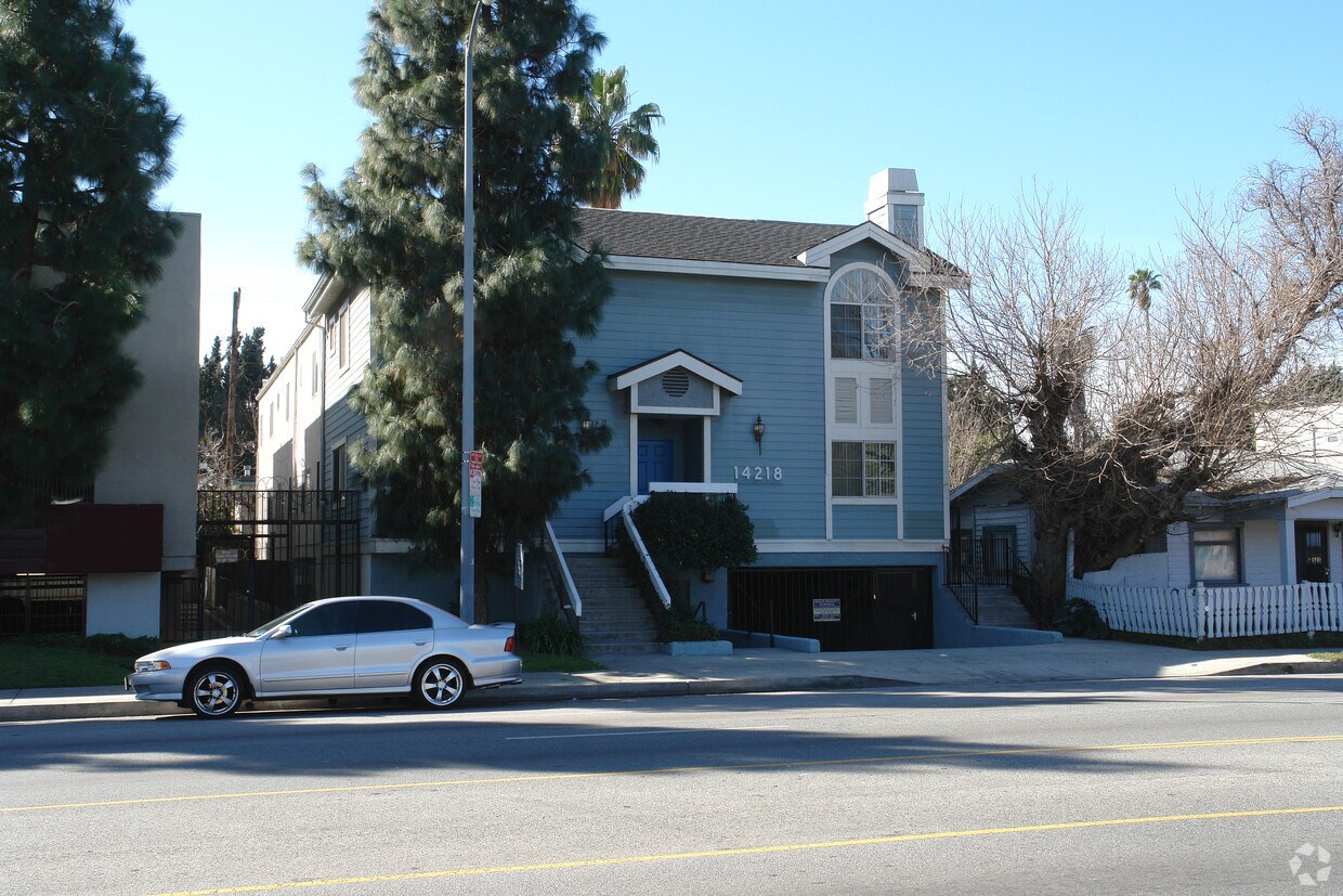 Primary Photo - 14218 Victory Blvd