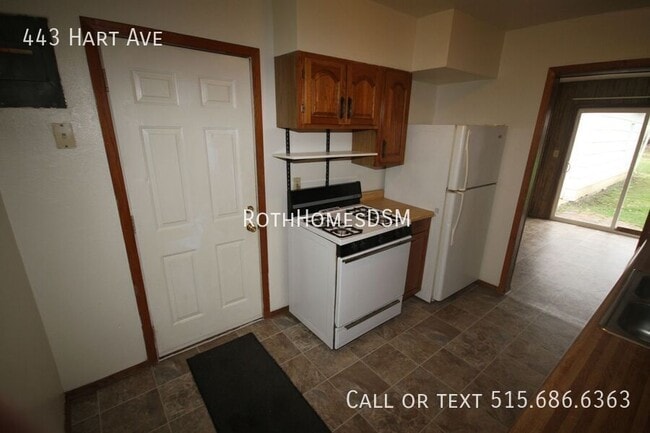 Foto del edificio - 443 Hart Ave