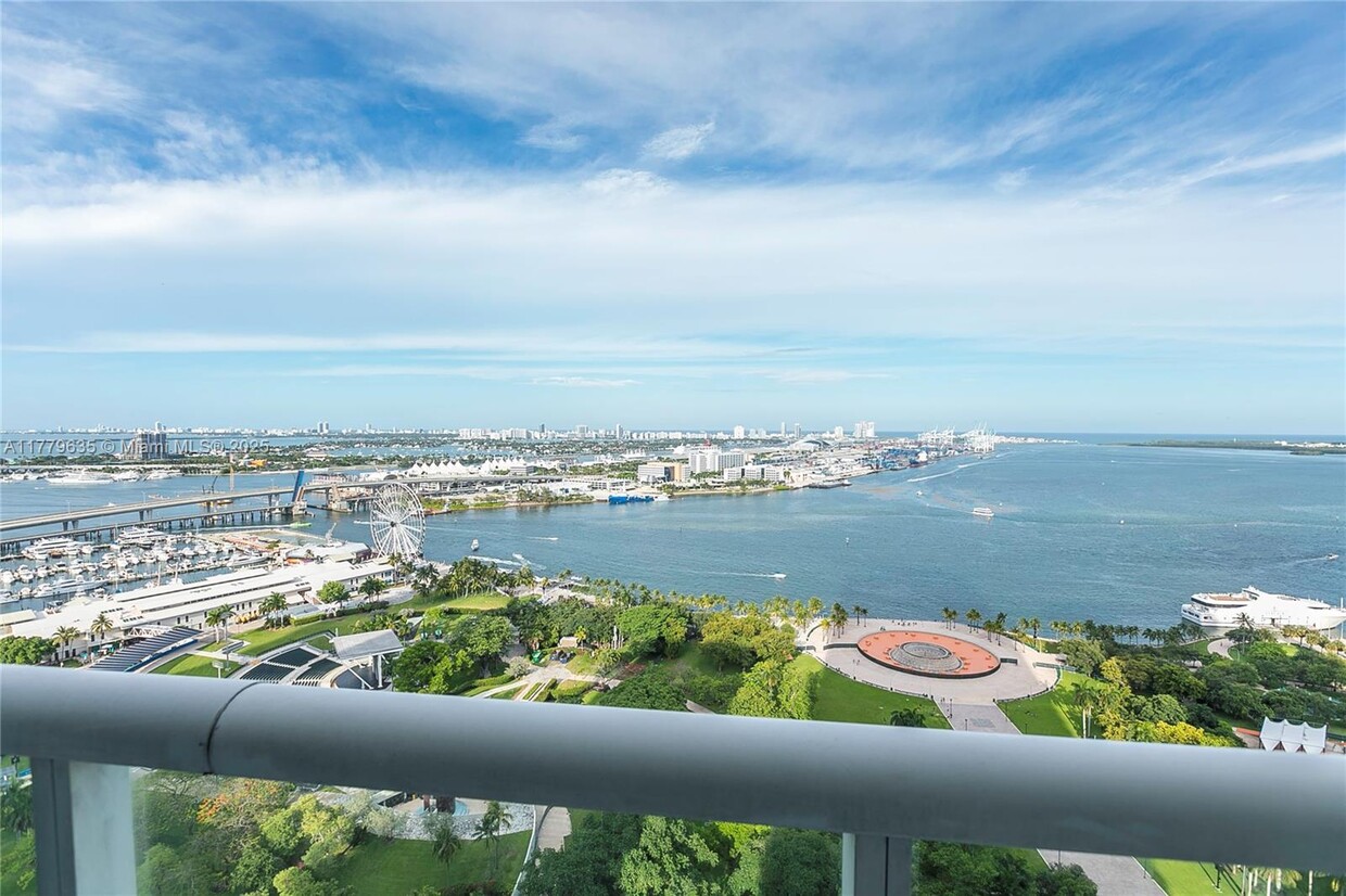 Primary Photo - 50 Biscayne Blvd
