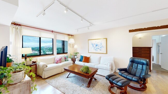 Foto del edificio - 1731 Beacon St