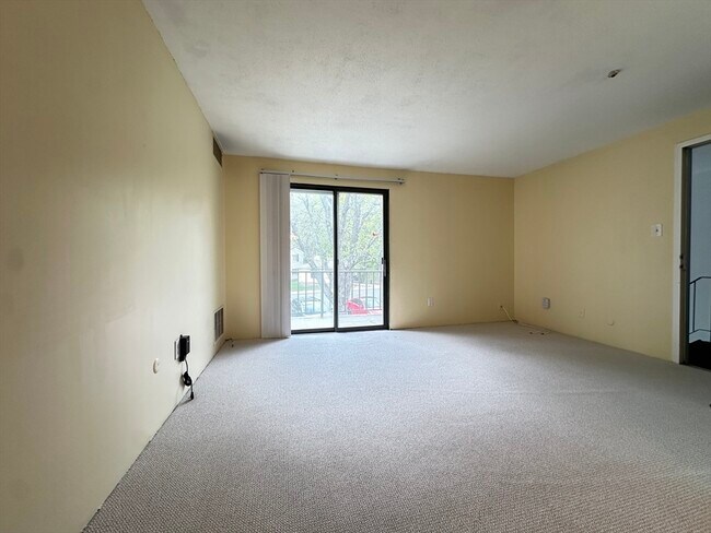Foto del edificio - 10 Village Hill Ln