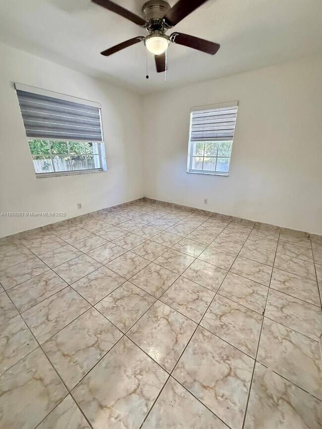 Foto del edificio - 5020 NW 1st Ave