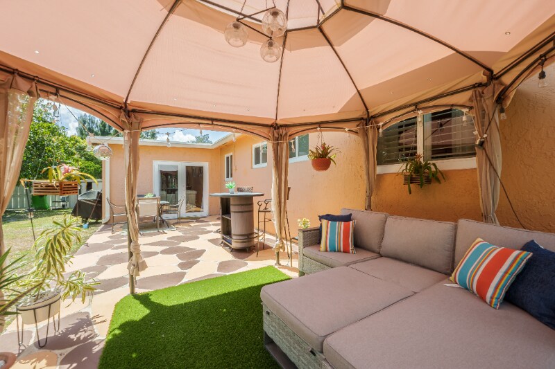 Foto principal - 6280 NW 14th Pl
