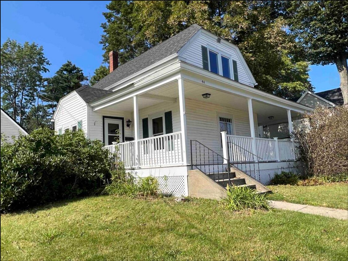 Primary Photo - 44 River St