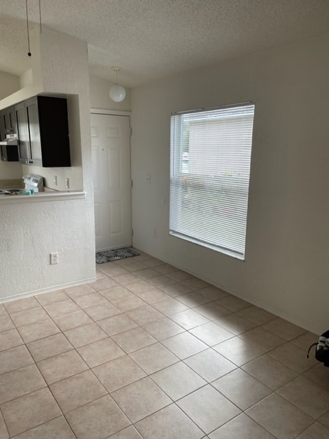 Building Photo - 818 Vista Palma Way