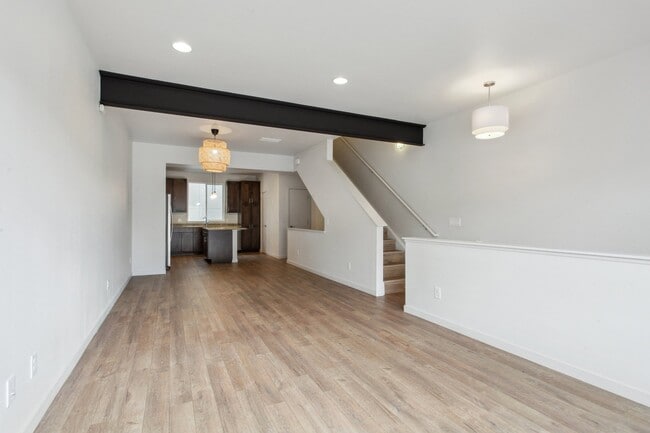 Building Photo - 2265 Glenarm Pl