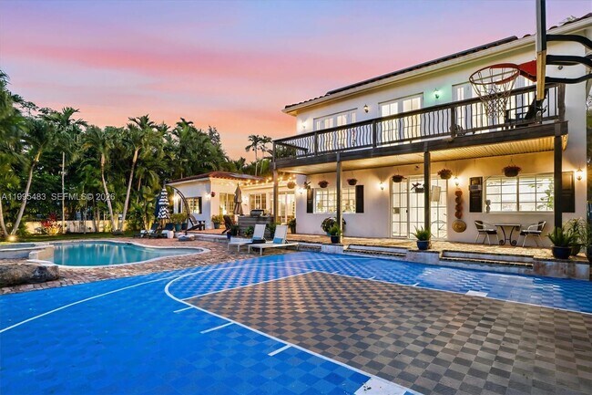 Foto del edificio - 9636 NE 5th Avenue Rd