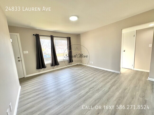 Foto del edificio - 24833 Lauren Ave