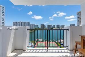 Foto del edificio - 2750 NE 183rd St