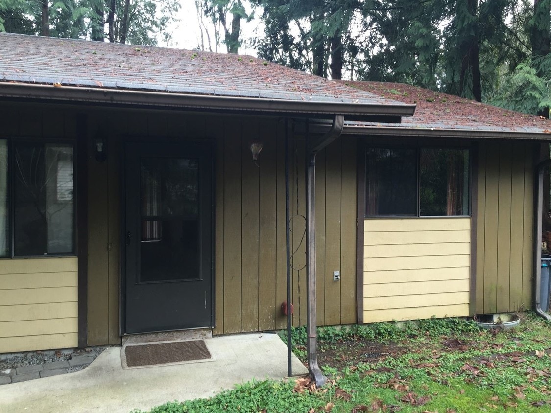 Primary Photo - 2 br, 1 bath House - 5201 B Beach Drive