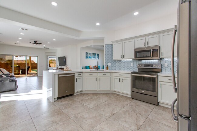 Foto del edificio - 8242 S Hidden Trail Ct