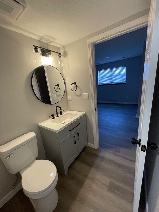 Building Photo - 2008 Juniper Dr